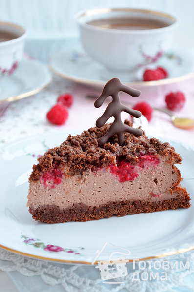 Шоколадно-творожный пирог с малиной фото к рецепту 3
