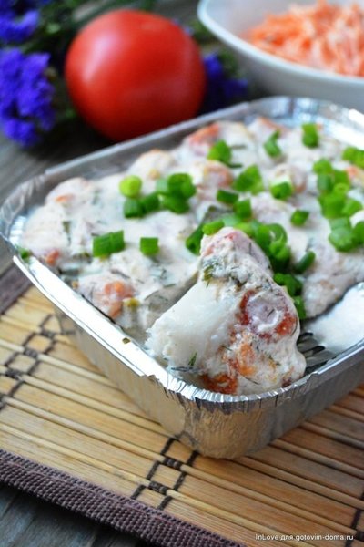 Рыба под соусом из сметаны, овощей и пармезана фото к рецепту 1