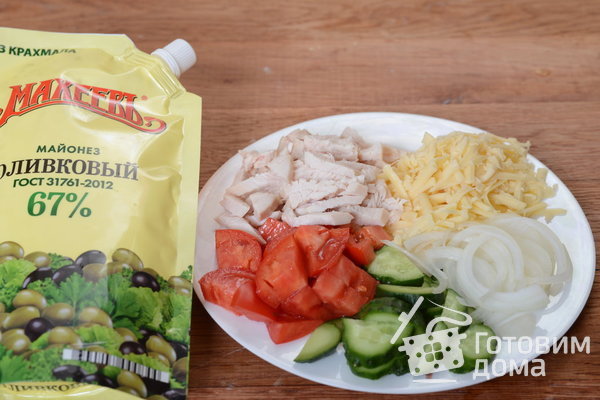 Салат с курицей, свежими овощами и майонезом &quot;Махеев&quot; фото к рецепту 1