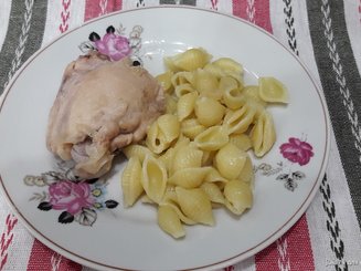 Курица, тушенная с луком