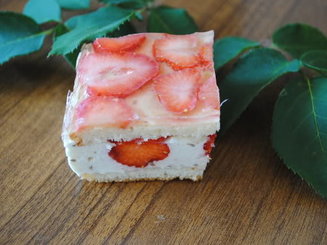 Пирожные с клубникой