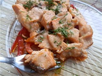 Лосось на болгарском перце