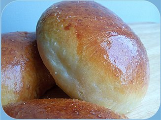 Пирожки с вишней и чёрной смородиной
