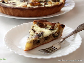 Открытый пирог с картофелем и грибами