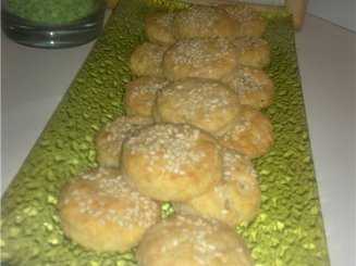 Сырное печенье с кунжутом