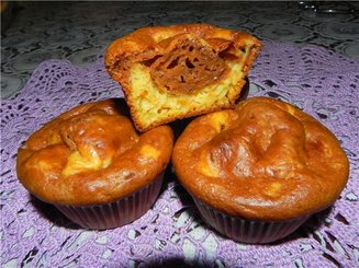 Двухцветные маффины с морковью и какао