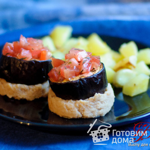 Баклажаны с пюре из белой фасоли и картофелем
