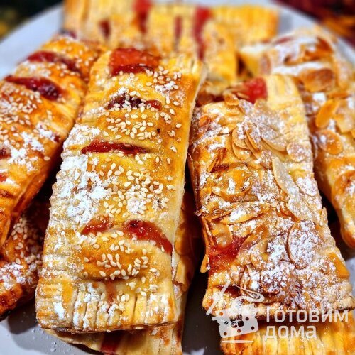 Слойки с черешней