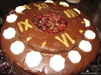 Торт бисквитный с вишней