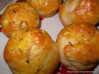 Чесночно-розмариновые булочки с беконом и сыром
