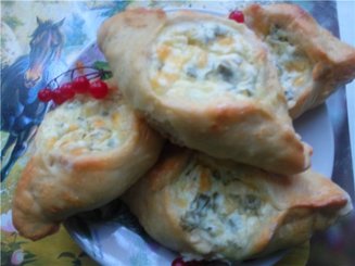 Открытые пирожки с сыром и зеленью