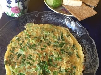 Яичница с зеленым луком