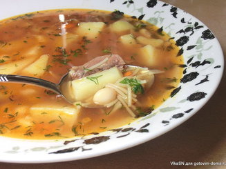 Чорба с домашней лапшой и фасолью