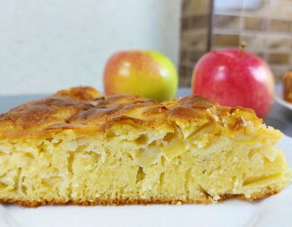 Невероятно много яблок и нежнейшее тесто. Пирог вкуснее традиционной шарлотки