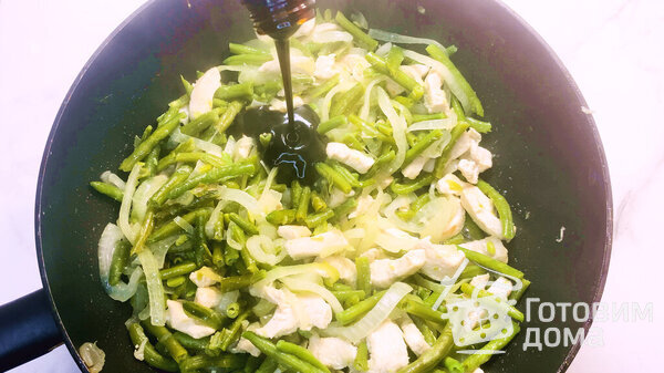 Фунчоза с курицей и овощами фото к рецепту 3