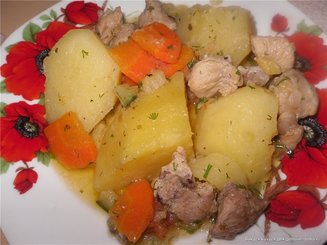 Овощное рагу с картофелем и курицей