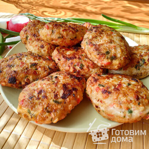 Куриные котлеты с крабовыми палочками