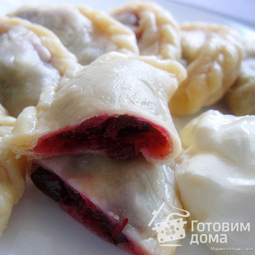 Вареники с вишней и малиной