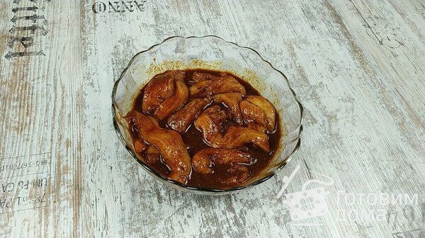 куриные чипсы в домашних условиях рецепт в духовке. 28391377c75bfc9dfe49278609df6bfa m. куриные чипсы в домашних условиях рецепт в духовке фото. куриные чипсы в домашних условиях рецепт в духовке-28391377c75bfc9dfe49278609df6bfa m. картинка куриные чипсы в домашних условиях рецепт в духовке. картинка 28391377c75bfc9dfe49278609df6bfa m. Готовим джерки из куриного филе которое мы чипсами. Рецепт довольно популярной закуски в США и Европе, но у нас она менее известна. Название «джерки» пошло от индейцев и подразумевало «вяленое мясо». Из-за своего малого веса и большой калорийности используется как еда для астронавтов NASA. В общем незаменимый продукт для быстрого и питательного перекуса в дороге или как закуска к пенному напитку