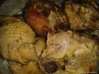 Запеченные куриные голени, маринованные в дижонской горчице