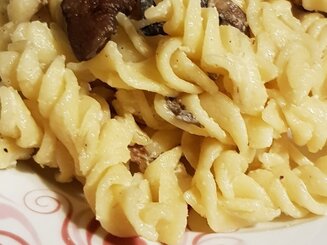 Фарфалле с шампиньонами