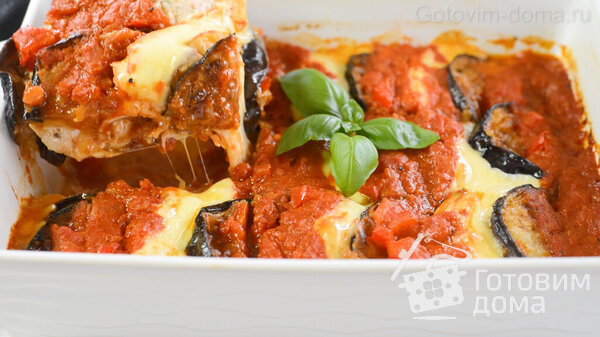 Баклажаны с помидорами, курицей и сыром в духовке фото к рецепту 12