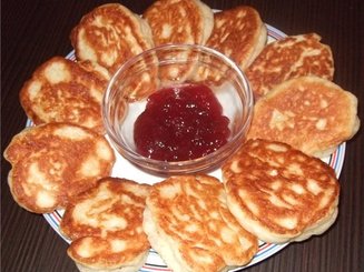 Пышные оладушки на дрожжах