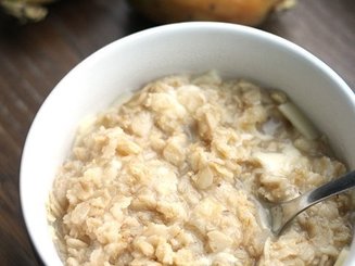 Овсяная каша со свежим шпинатом и сыром