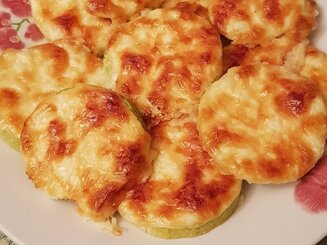 Кабачки с сыром и чесноком в духовке