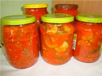 Салат из кабачков в томатном соусе