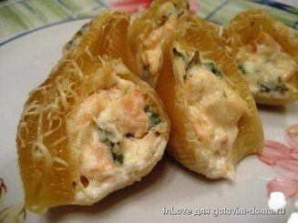 Ракушки с лососем и сырным кремом