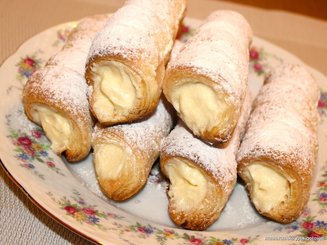 "РожкИ" (слоеные трубочки)