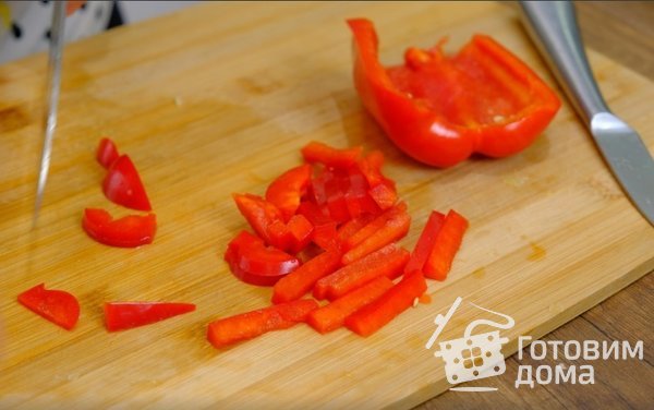 Салат Новинка с селедкой без майонеза фото к рецепту 3