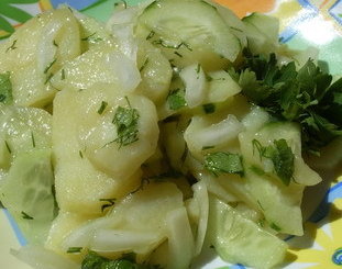 Баварский картофелъный салат с огурцом