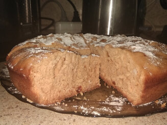 Пирог с курагой и медом в мультиварке