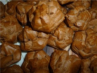 Шоколадные профитроли со сливочно-шоколадным кремом