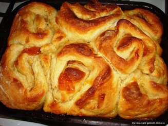 Булочки-бриоши с кремом патисьер