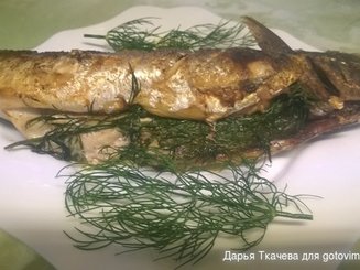 Запеченная скумбрия с укропом и помидорами