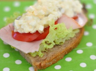 Smørrebrød - Бутерброд с ветчиной и яичным салатом