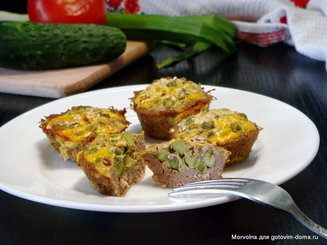 Мясные кексы с овощами