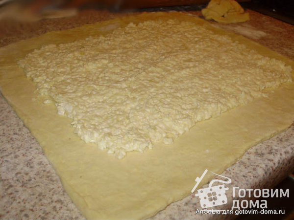 Пирог с сыром из слоёного теста фото к рецепту 2