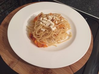 Паста с печеным перцем по-гречески