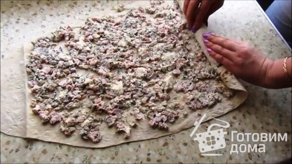 Рулет из лаваша с копченым мясом и грибами фото к рецепту 2