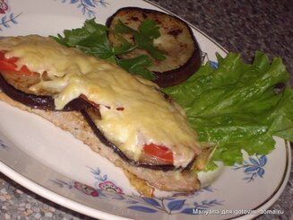 Отбивные с баклажаном и сыром