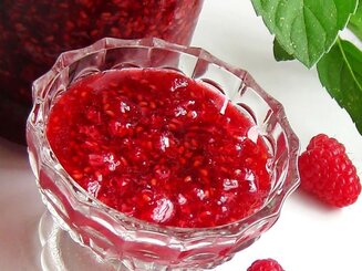 Сырое варенье из черной смородины