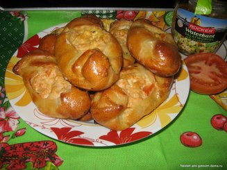 Пиде (турецкие лепешки) с фаршем, фетой и помидорами