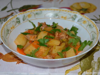 Мясное рагу, которое готовится само по себе