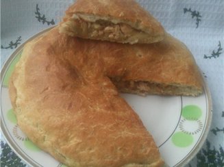 Пирог с квашенной капустой и семгой