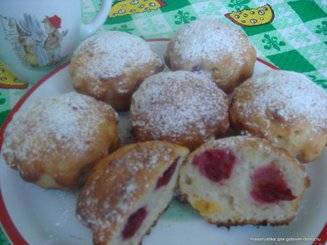 Творожные маффины с мандариново-вишнёвой начинкой