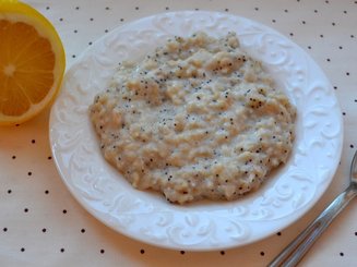 Маковая овсянка с лимоном